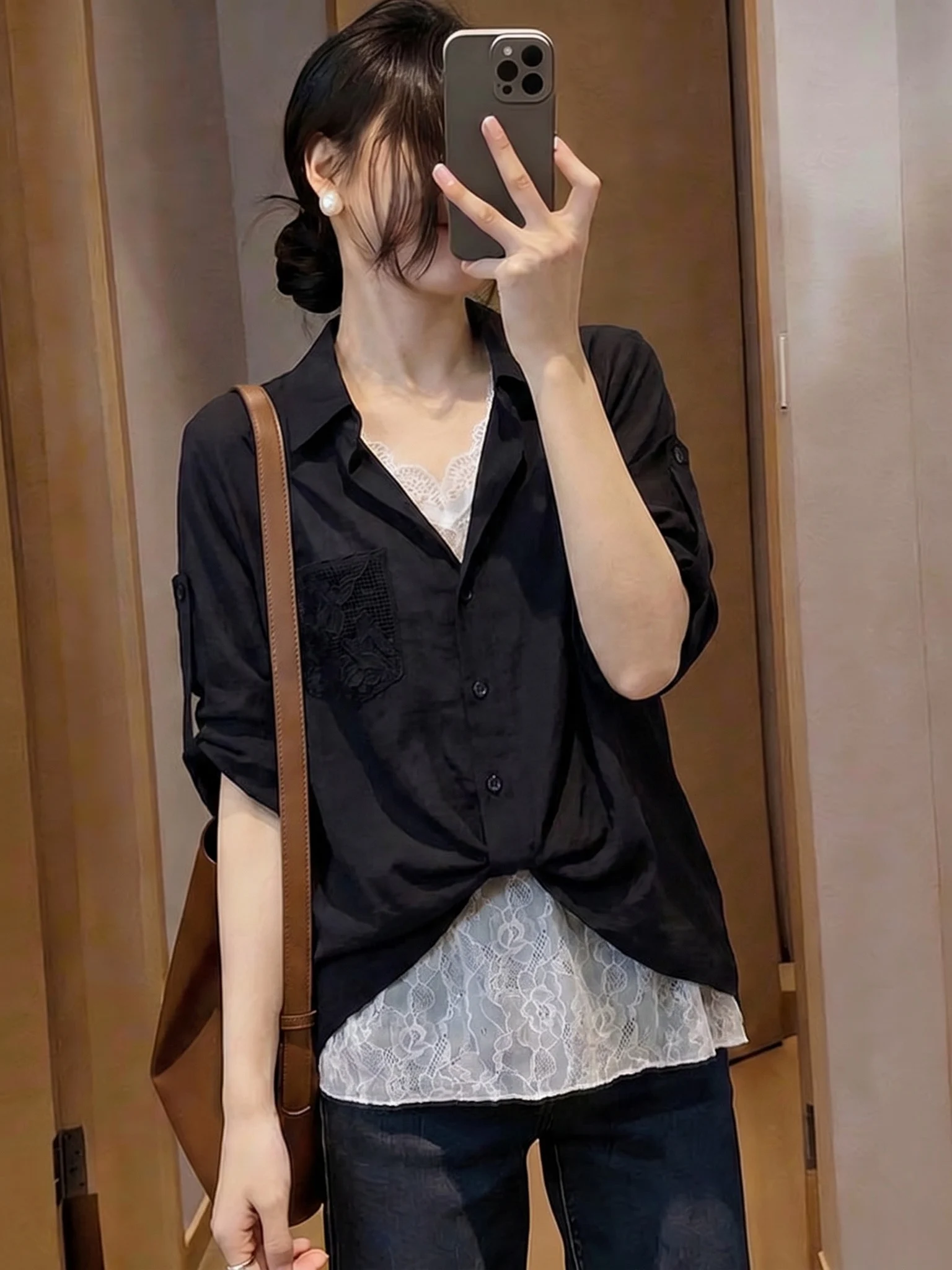 Black Lace Splice V-Neck 3/4 Sleeve Shirt Women's Fashion Summer New plus Size Korean Style Commute Wind Loose Fit Top
Black Lace Splice V-Neck 3/4 Sleeve Shirt Women's Fashion Summer New plus Size Korean Style Commute Wind Loose Fit Top