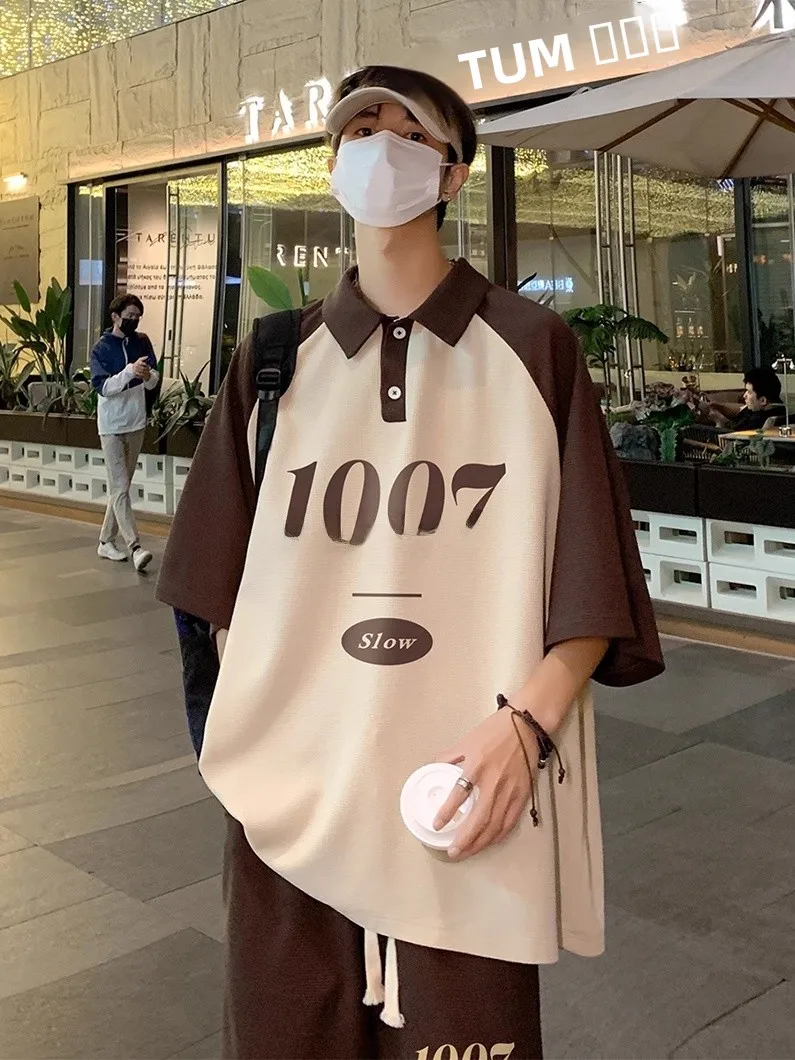 Летний комплект Xujia: футболка и шорты для мужчин, спортивная одежда, повседневный костюм для подростков, двухсоставный комплект, шорты с пятью карманами.
Летний комплект Xujia: футболка и шорты для мужчин, спортивная одежда, повседневный костюм для подростков, двухсоставный комплект, шорты с пятью карманами.