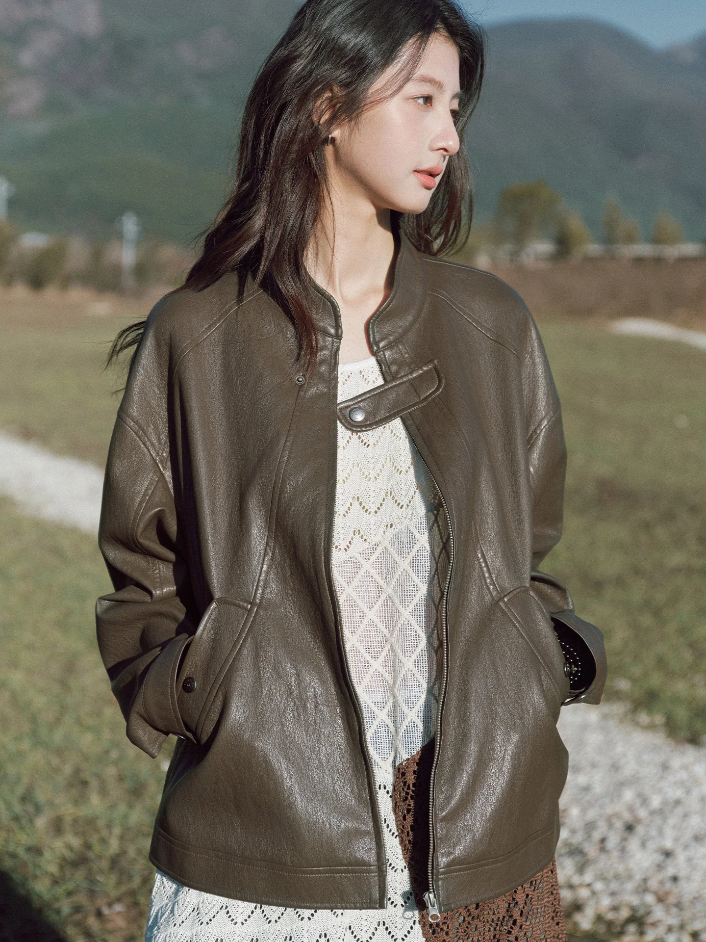 Octopusme Women's Loose Fit Stand Collar Jaet l Matte Vintage Sle Long Sve Leather Coat Youth Casual Faion
Octopusme Women's Loose Fit Stand Collar Jaet l Matte Vintage Sle Long Sve Leather Coat Youth Casual Faion