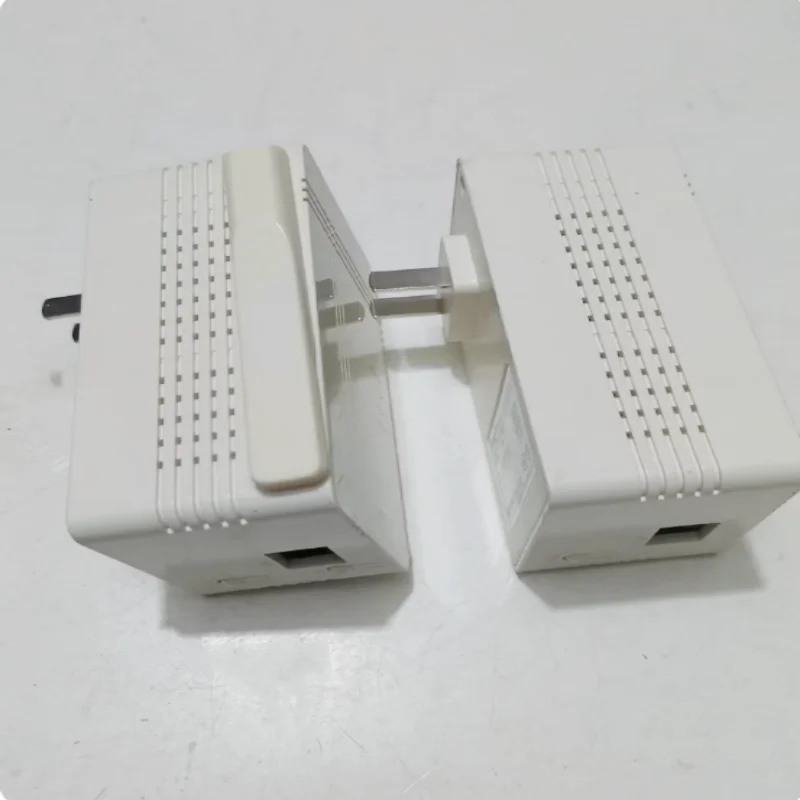 Совершенно новый оригинальный адаптер линии электропередачи KM-011-210-50
Совершенно новый оригинальный адаптер линии электропередачи KM-011-210-50