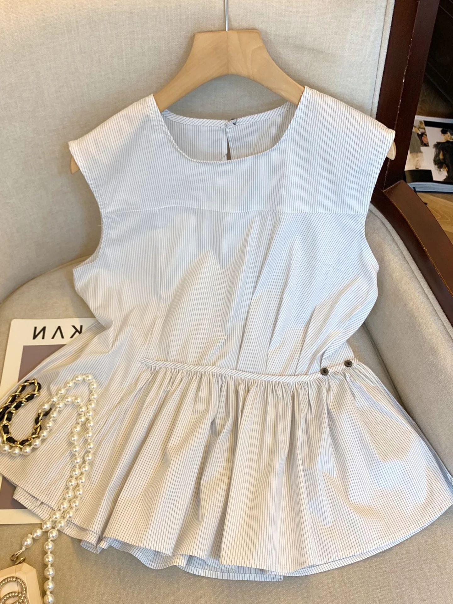 Ele Chic Color Striped Pleated round Ne Svel irt Women Summer New Loose Slimming Blouse Korean Sle Commute
Ele Chic Color Striped Pleated round Ne Svel irt Women Summer New Loose Slimming Blouse Korean Sle Commute