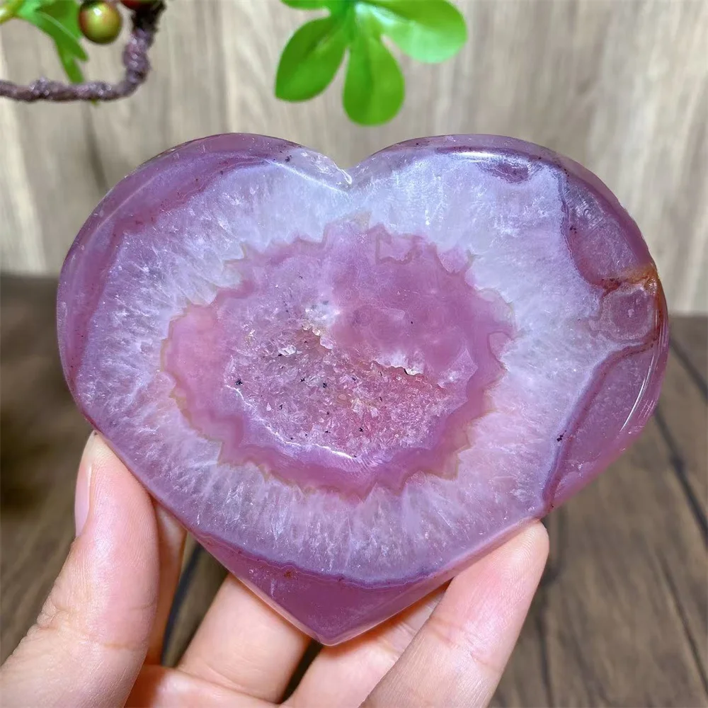 Натуральный уникальный розовый агат Druzy Crystal Heart Love Heart Crystal Decor идеально подходит для домашнего декора, праздничных подарков и настольной витрины
Натуральный уникальный розовый агат Druzy Crystal Heart Love Heart Crystal Decor идеально подходит для домашнего декора, праздничных подарков и настольной витрины