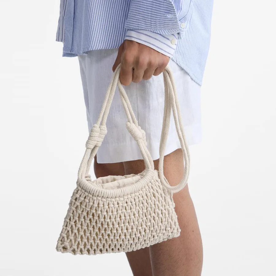 Handhold Weaving Straw Woven Handbag Elegant Handmade Woman Wrist Pack Korean Style Solid Color Woven Beach Bag Vacation
Handhold Weaving Straw Woven Handbag Elegant Handmade Woman Wrist Pack Korean Style Solid Color Woven Beach Bag Vacation