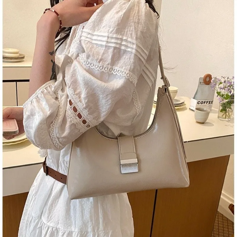 Elegant Leather Diaper Bag Classic Designer Paris Luxury Tote Messenge Purse For Ladies Commuter Vintage
Elegant Leather Diaper Bag Classic Designer Paris Luxury Tote Messenge Purse For Ladies Commuter Vintage