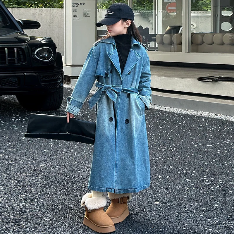 Girls Coat 2024 Autumn New Childrens Clothes Girls Baby Foreign Air Clip Cotton Thickened Retro Blue Denim Trench Coat Casual
Girls Coat 2024 Autumn New Childrens Clothes Girls Baby Foreign Air Clip Cotton Thickened Retro Blue Denim Trench Coat Casual
