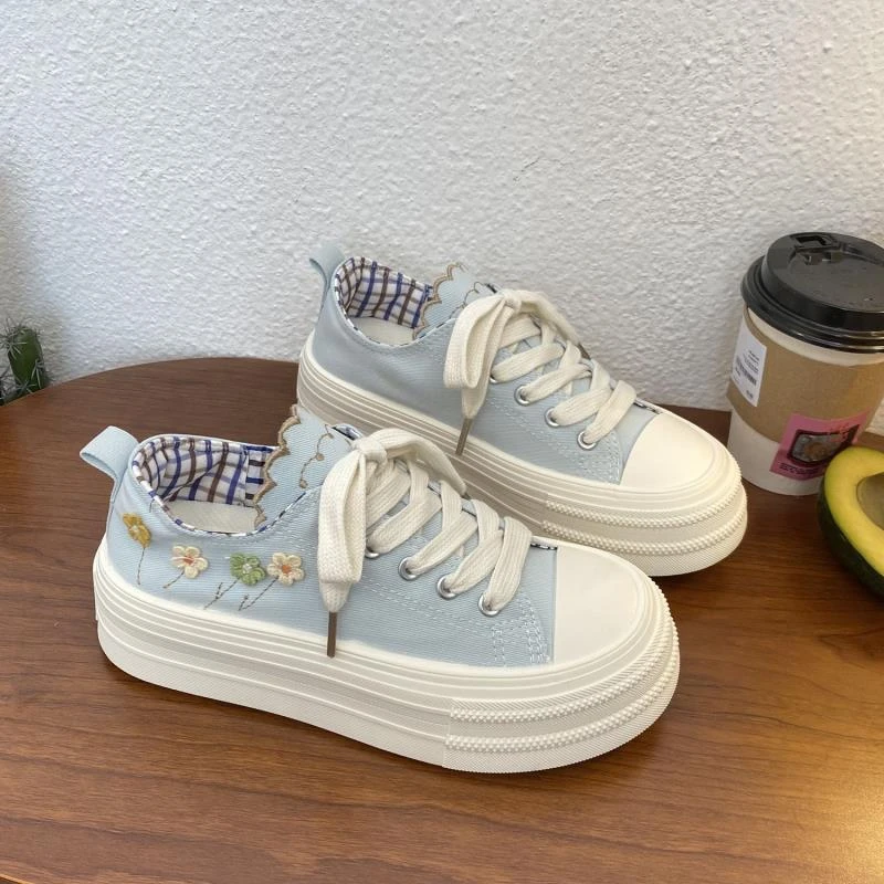 Preppy Teen Girls Pastel Blue Canvas Shoes Women's Tiny Flower Embroidery Platform Trainers Woman Chunky Plimsolls Elevated Shoe
Preppy Teen Girls Pastel Blue Canvas Shoes Women's Tiny Flower Embroidery Platform Trainers Woman Chunky Plimsolls Elevated Shoe