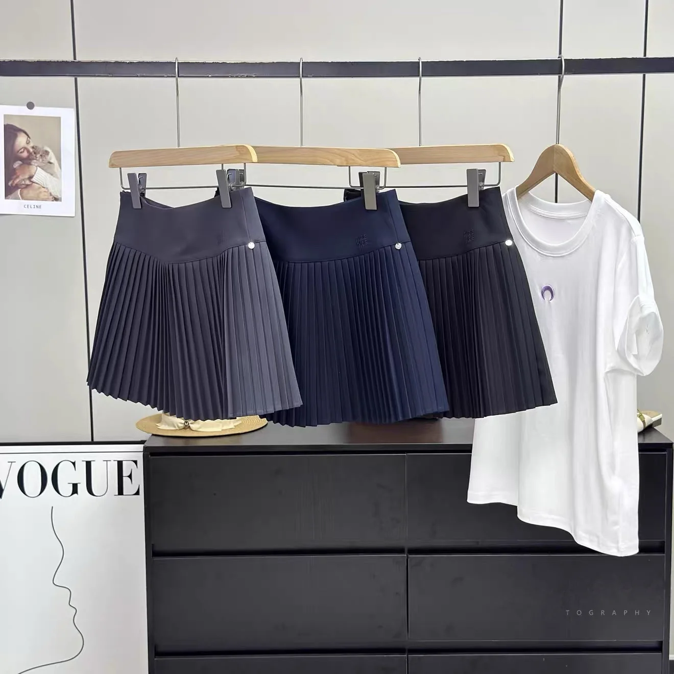 Comfortable A-Line Skirt Women's Fashionable Pleated Short Skirt Summer New Style Elastic Waist Anti-Light Walking Skirt
Comfortable A-Line Skirt Women's Fashionable Pleated Short Skirt Summer New Style Elastic Waist Anti-Light Walking Skirt