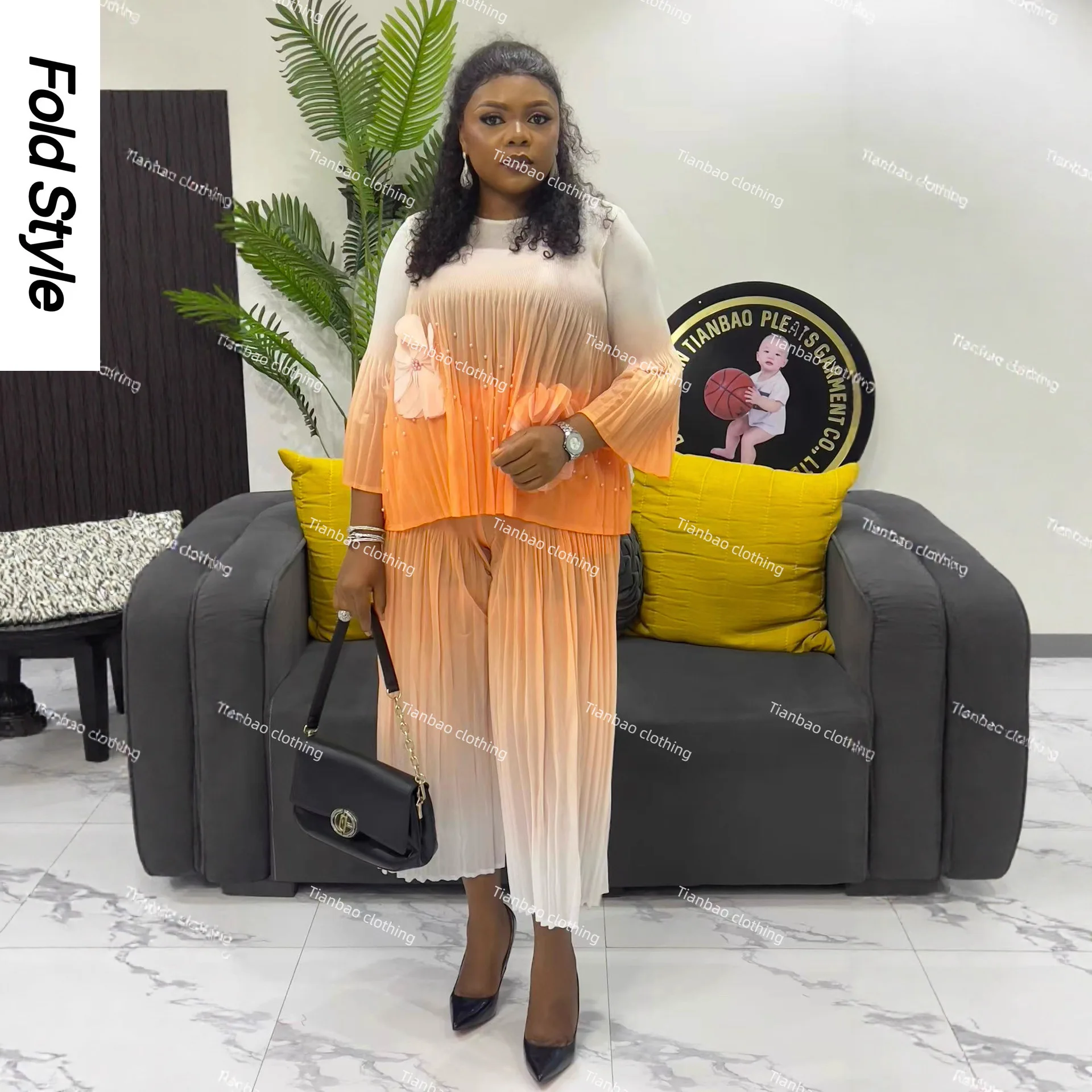 Miyake Fold 2022, осенний новый комплект из двух предметов с постепенным изменением, аппликация из бисера, темпераментные свободные женские брюки, комплект 
Miyake Fold 2022, осенний новый комплект из двух предметов с постепенным изменением, аппликация из бисера, темпераментные свободные женские брюки, комплект