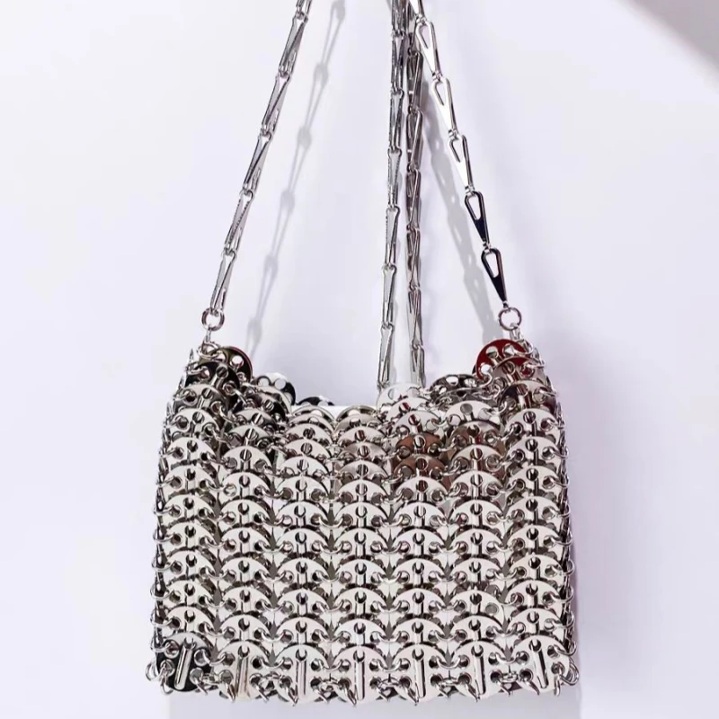 Hot Sell Silver Gold Metal Sequins Chain Woven Bag for Women Luxury Design Female Hollow Out Evening Bag Party Cellphone Pouch
Hot Sell Silver Gold Metal Sequins Chain Woven Bag for Women Luxury Design Female Hollow Out Evening Bag Party Cellphone Pouch