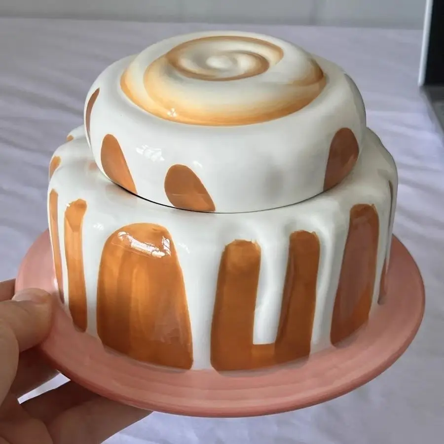Original Design Cake Shape Ceramic Storage Box Multi-Purpose Can Desktop Ornament Candy Jar Jewelry Box Home Decor
Original Design Cake Shape Ceramic Storage Box Multi-Purpose Can Desktop Ornament Candy Jar Jewelry Box Home Decor