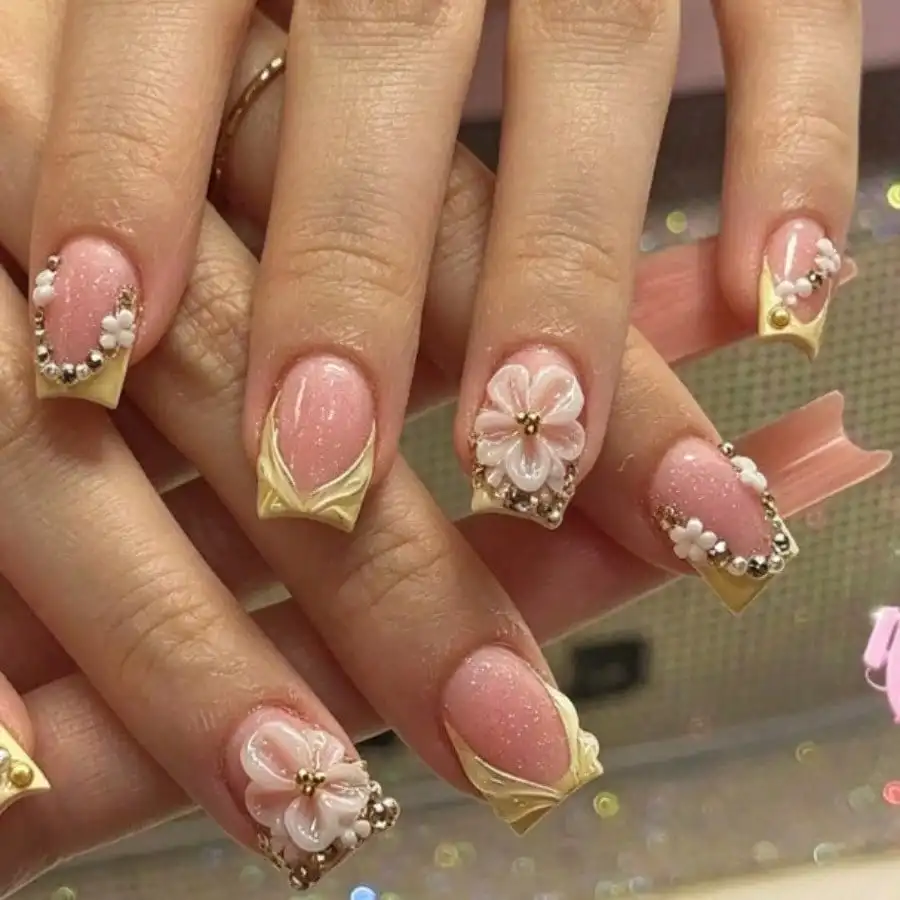24 nail art pieces, European and American small fresh relief flower diamond French short wear armor
24 nail art pieces, European and American small fresh relief flower diamond French short wear armor