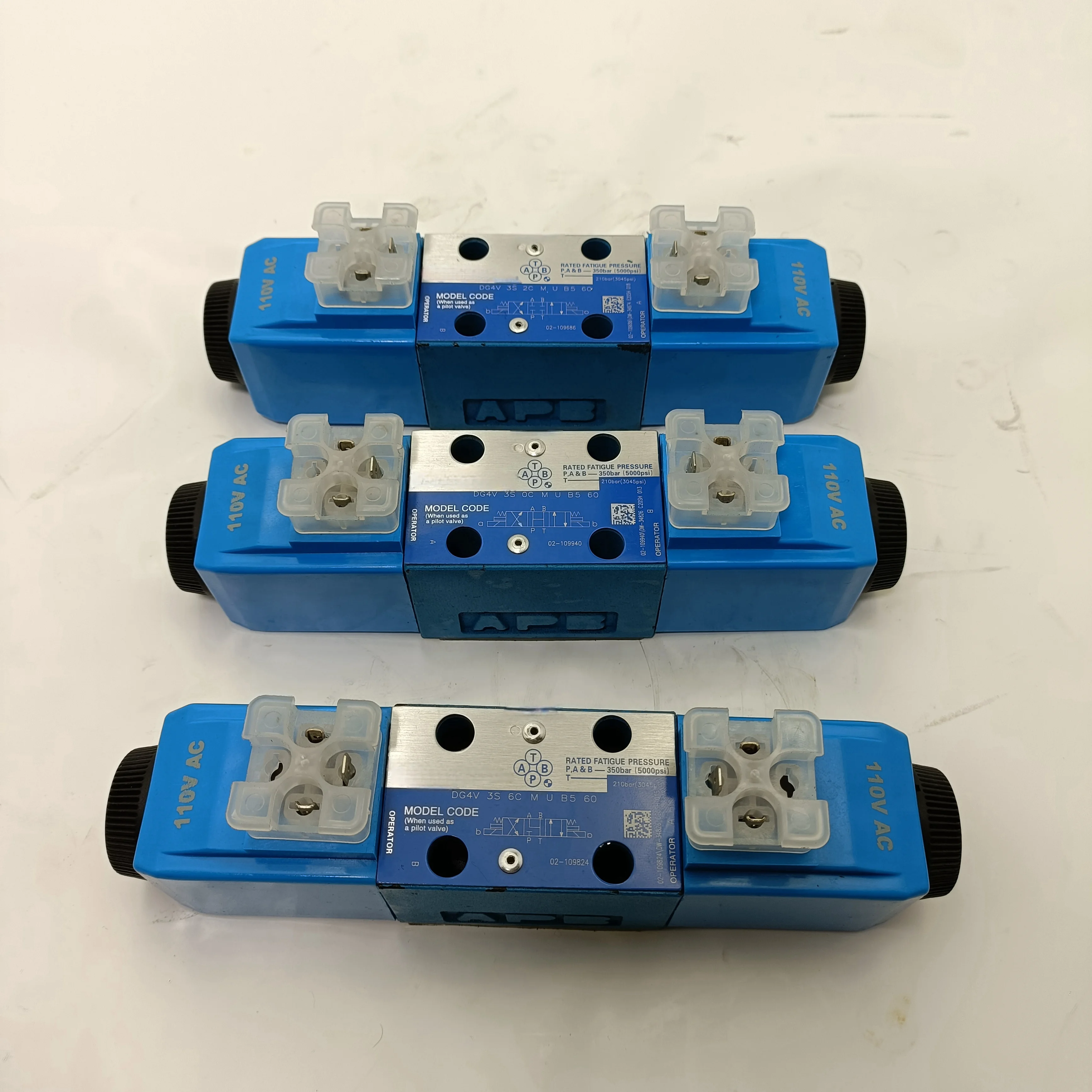 High Quality Hydraulic Valve DG4V- 3 DG4V-5 DGMPC Series DG4V-3-0C-MU-D6-60 DGMPC-3-BAK 1 Hydraulic Solenoid Control Valve
High Quality Hydraulic Valve DG4V- 3 DG4V-5 DGMPC Series DG4V-3-0C-MU-D6-60 DGMPC-3-BAK 1 Hydraulic Solenoid Control Valve