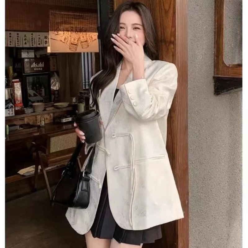 The New Jacquard Button-up Small Suit with Chinese Traditional Style for Spring and Autumn Is A Bestseller and A High-end Suit 
The New Jacquard Button-up Small Suit with Chinese Traditional Style for Spring and Autumn Is A Bestseller and A High-end Suit