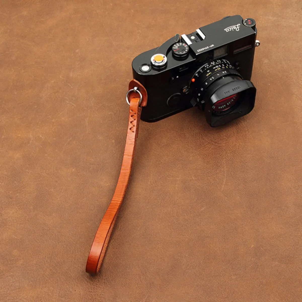 Camera Wrist Strap Leather SLR Retro Strap Literary Digital Micro Single Cowhide Hand Rope Camera Accessories
Camera Wrist Strap Leather SLR Retro Strap Literary Digital Micro Single Cowhide Hand Rope Camera Accessories
