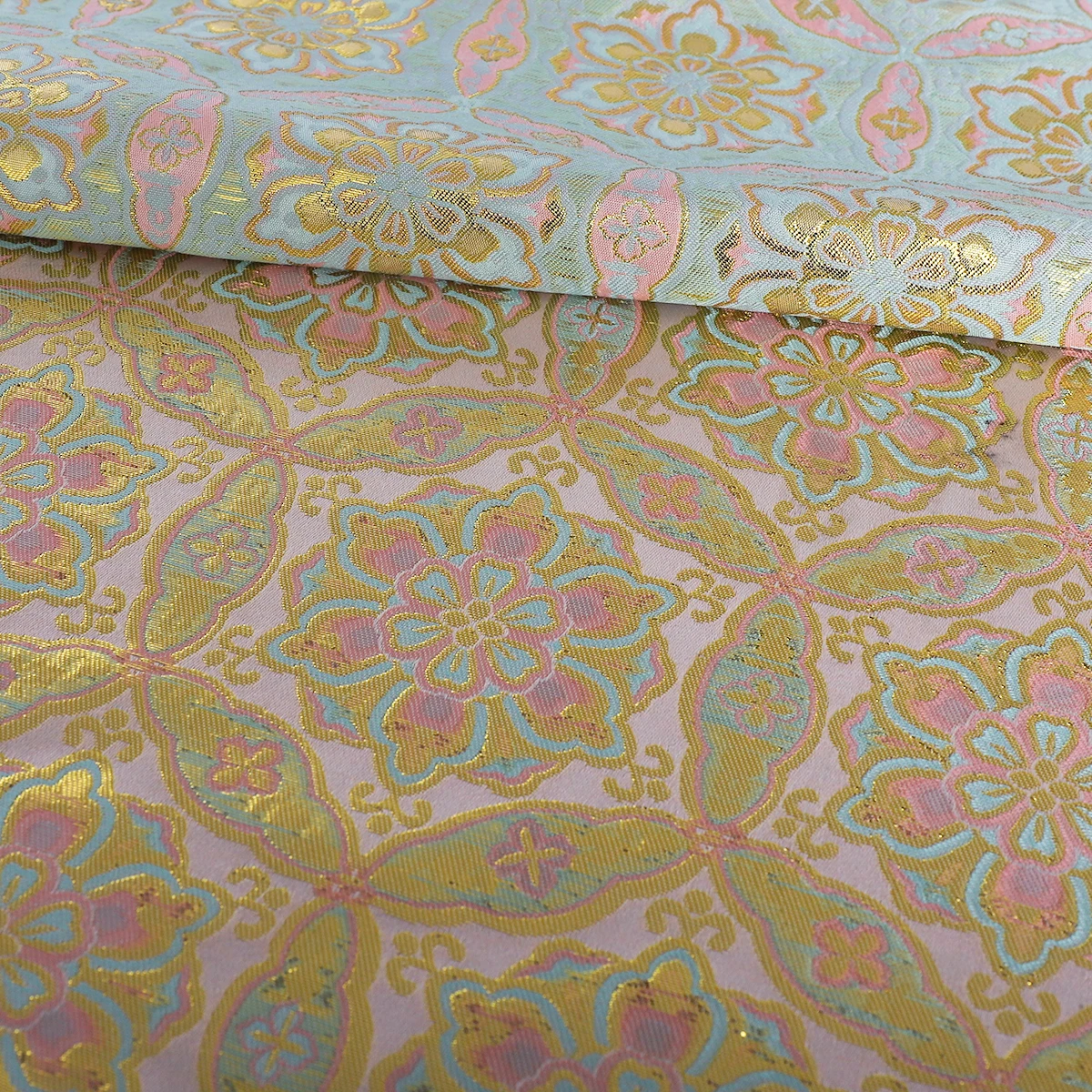 Woven Gold Jacquard Song Brocade Fabric Chinese Traditional Luxury Textile for Cheongsam Hanfu
Woven Gold Jacquard Song Brocade Fabric Chinese Traditional Luxury Textile for Cheongsam Hanfu