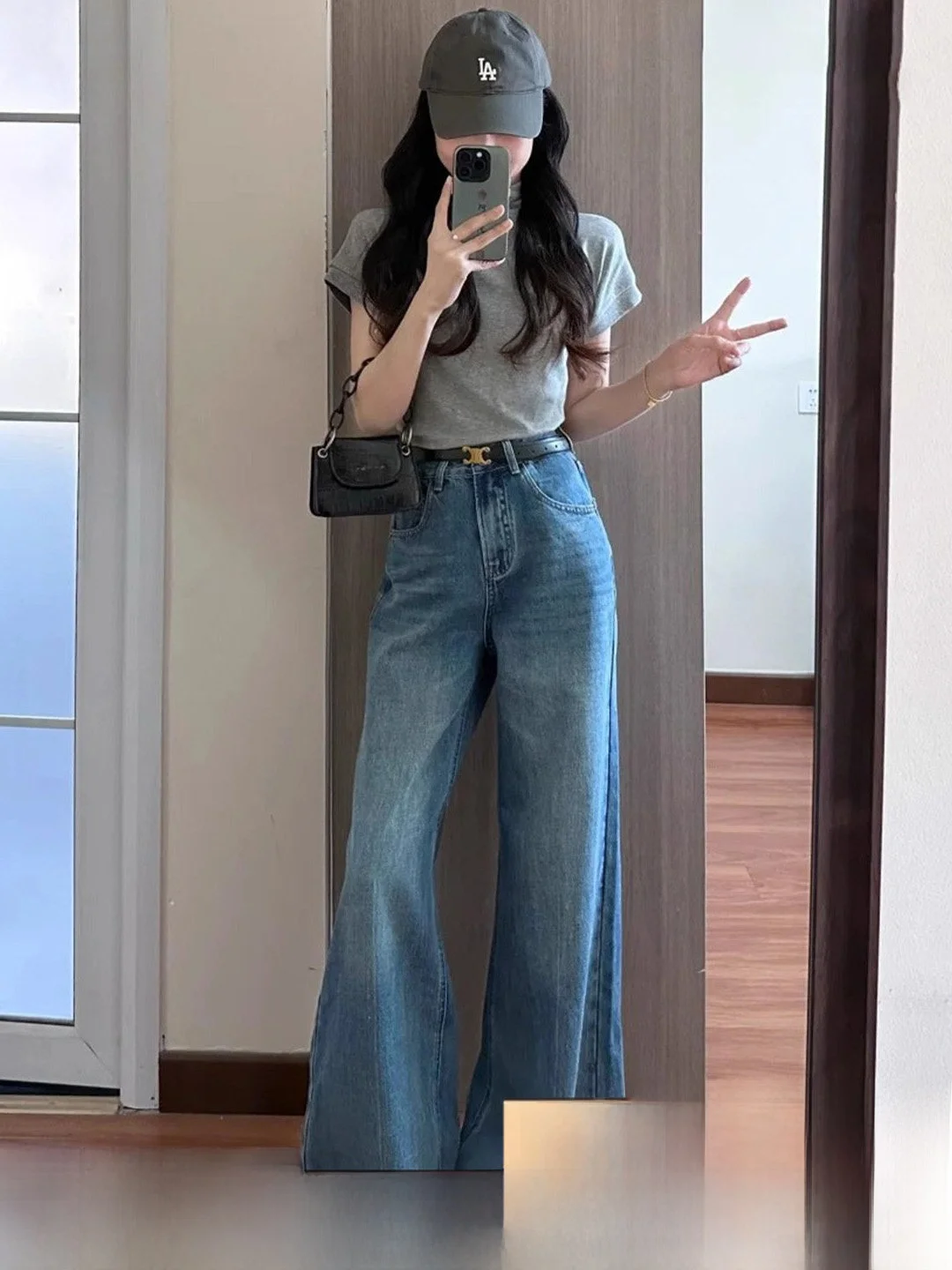 High Waist Wide Leg Straight Jeans Women's Summer New Loose Slimming Floor-Length Trousers Comfortable Casual High Waist
High Waist Wide Leg Straight Jeans Women's Summer New Loose Slimming Floor-Length Trousers Comfortable Casual High Waist