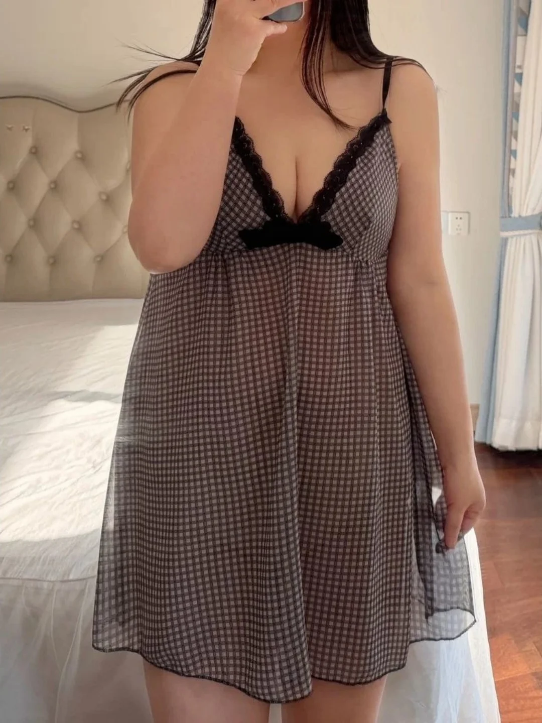 plus Size Sleep Dress Korean Plaid Thin V-Neck Home Leisure Sleeveless Mid-Length Lace Trim Sleepwear for plus Size Women
plus Size Sleep Dress Korean Plaid Thin V-Neck Home Leisure Sleeveless Mid-Length Lace Trim Sleepwear for plus Size Women
