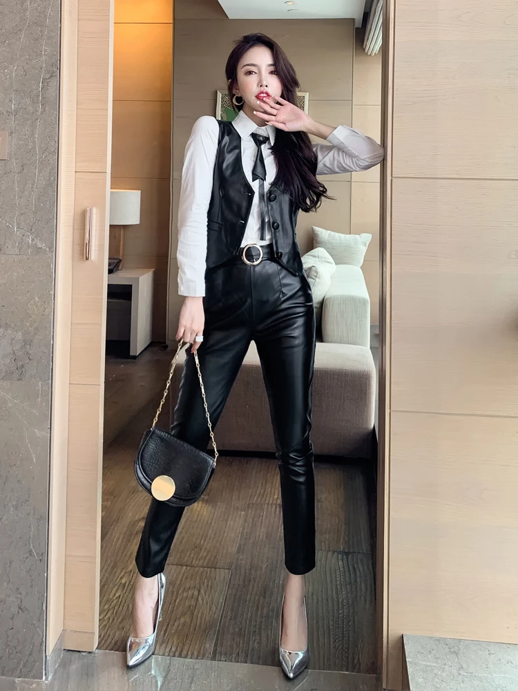 Ele White ort irt for Women Slim Fit Autumn Faion 2025 Polyester Fiber Long Sve Collar Button Detail irt
Ele White ort irt for Women Slim Fit Autumn Faion 2025 Polyester Fiber Long Sve Collar Button Detail irt