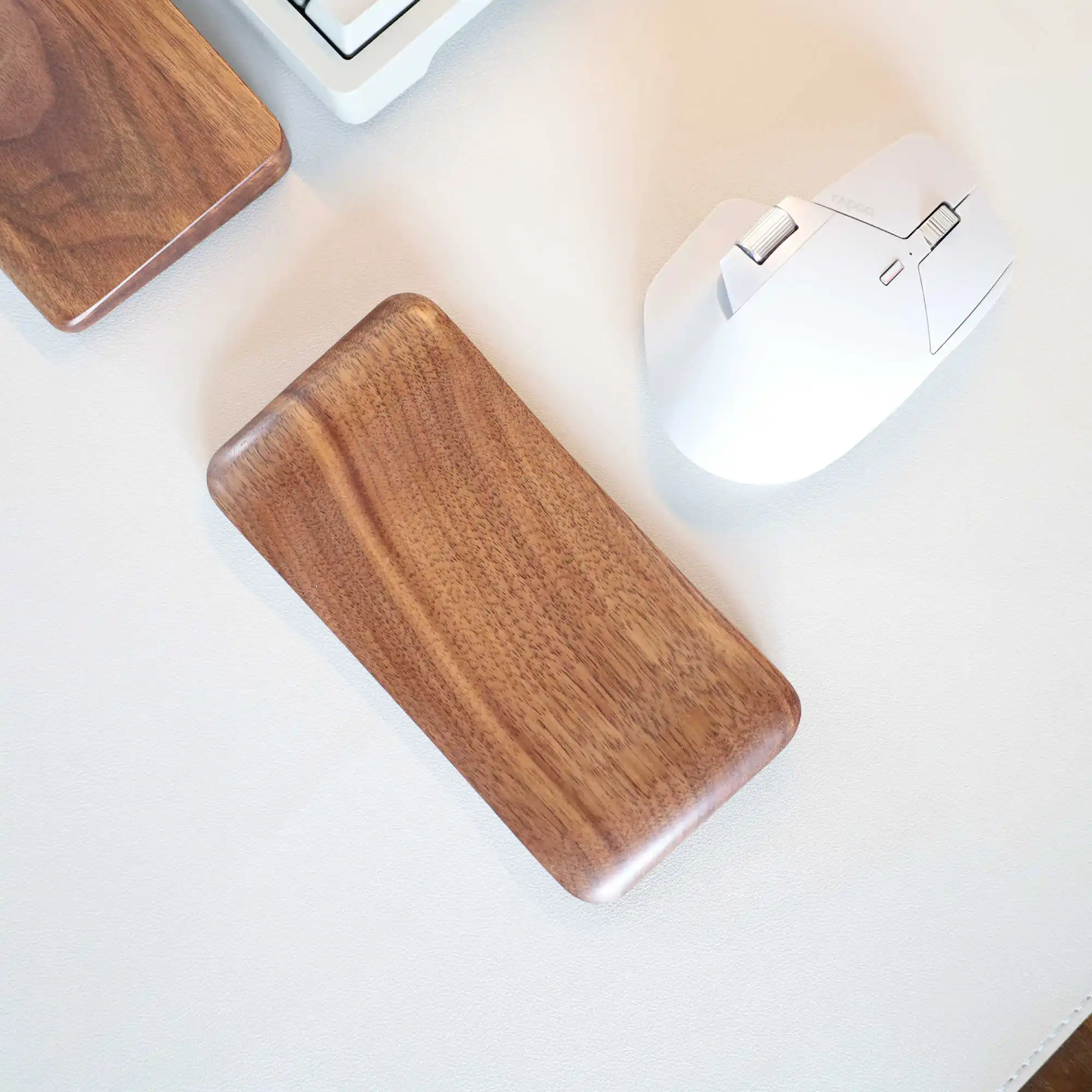 Walnut Mouse Wrist Pad Custom Solid Wood Palm Rest Waterproof E-sports Mouse Wrist Guard Rosewood Palm Stree Gamer Rest Pad Wood
Walnut Mouse Wrist Pad Custom Solid Wood Palm Rest Waterproof E-sports Mouse Wrist Guard Rosewood Palm Stree Gamer Rest Pad Wood