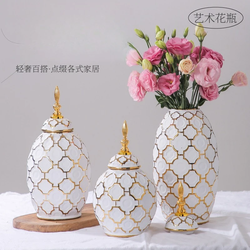 Европейская керамическая ваза, орнамент, современный дом, гостиная, обеденный стол, цветочный орнамент, белый фарфор
Европейская керамическая ваза, орнамент, современный дом, гостиная, обеденный стол, цветочный орнамент, белый фарфор
