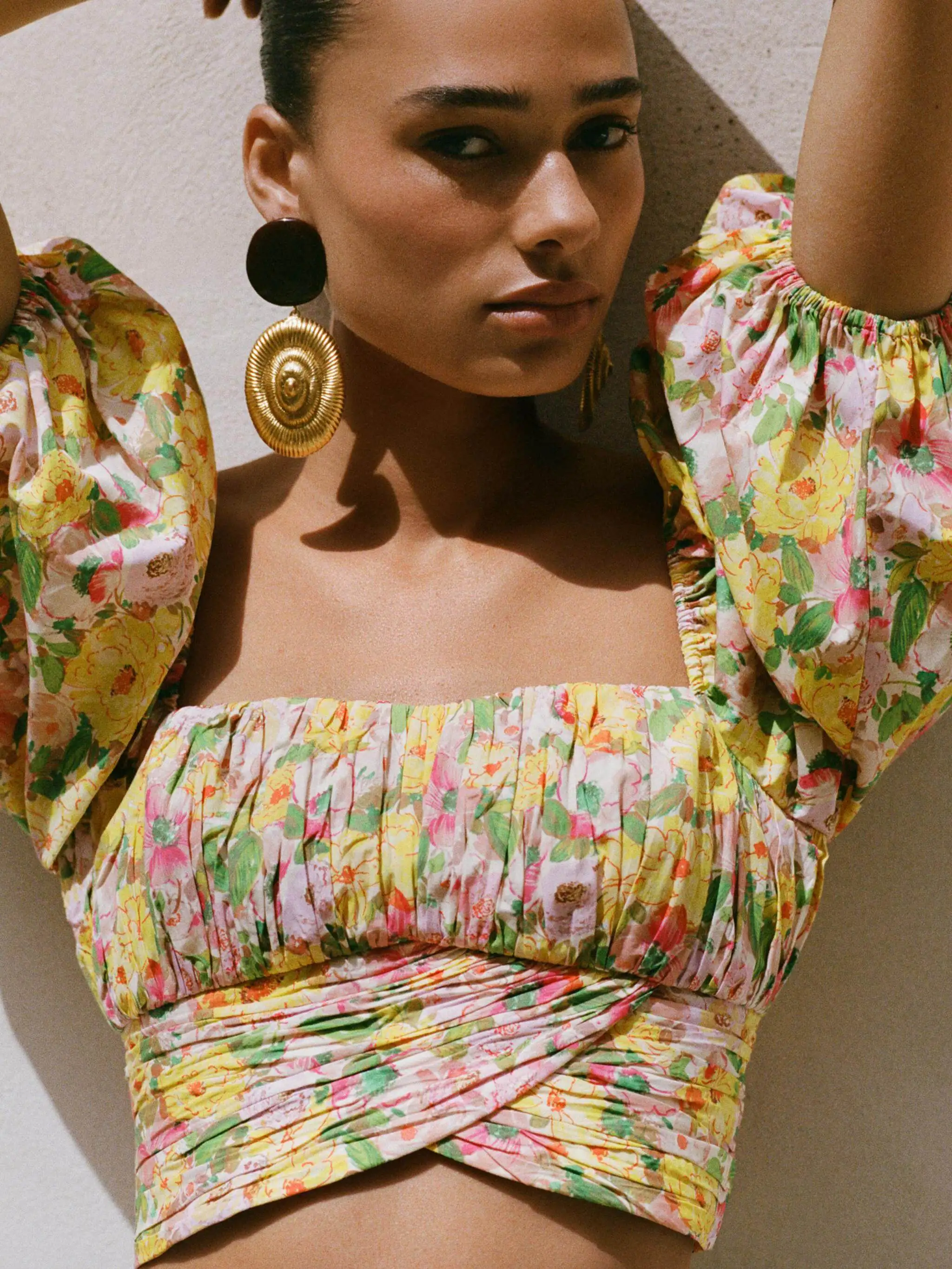 New Summer Women's Retro Square Collar Knot Decorated Flower Print Top Ethnic Stage Costume 18-25 Years Old
New Summer Women's Retro Square Collar Knot Decorated Flower Print Top Ethnic Stage Costume 18-25 Years Old