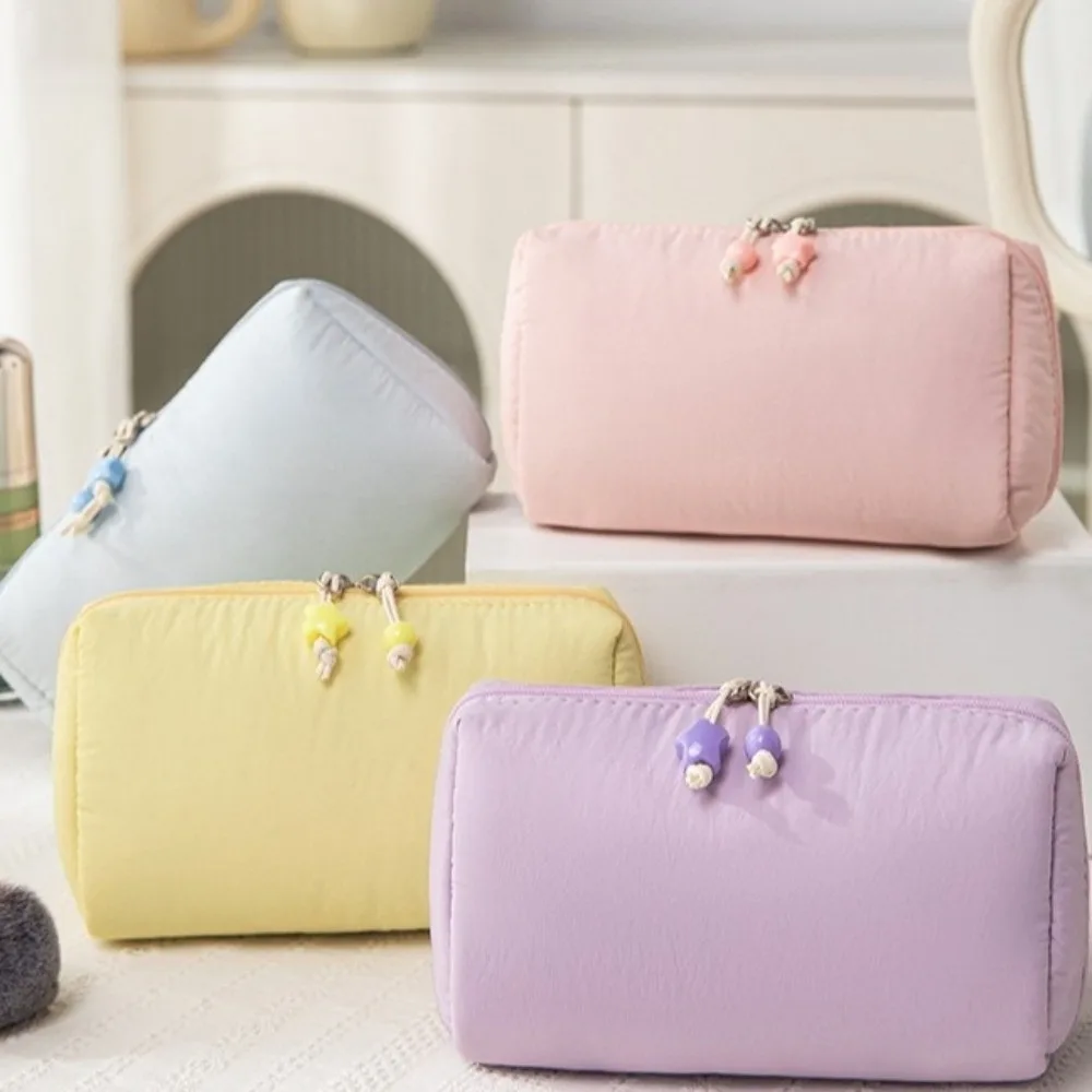 Large Capacity Makeup Storage Bag Waterproof Partitioned Nylon Lipstick Bag Multiple Colors Portable Macaron Color Toiletry Bag
Large Capacity Makeup Storage Bag Waterproof Partitioned Nylon Lipstick Bag Multiple Colors Portable Macaron Color Toiletry Bag