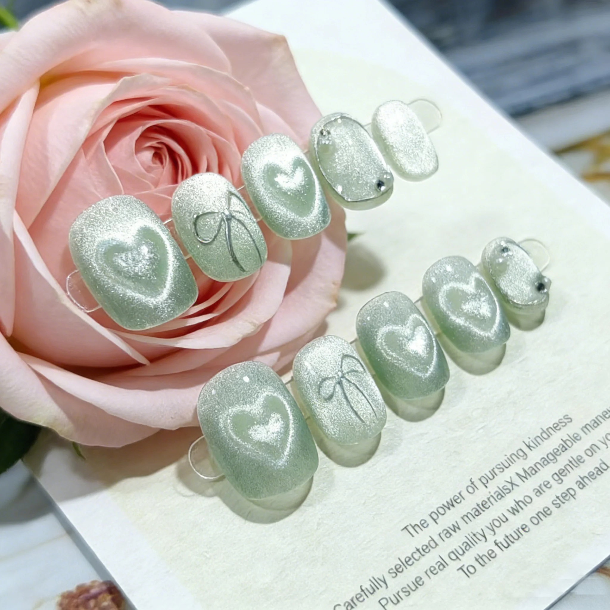 10Pcs Green Cat's Eye Handmade Nails Heart-Shaped Bow Press on Nail Short Oval Full Coverage Nail Tips for Women&Girl False Nail
10Pcs Green Cat's Eye Handmade Nails Heart-Shaped Bow Press on Nail Short Oval Full Coverage Nail Tips for Women&Girl False Nail