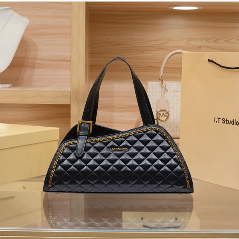 Light luxury brand women's handbag 2025 new autumn and winter retro high-end feeling single shoulder crossbody bag fashionable
Light luxury brand women's handbag 2025 new autumn and winter retro high-end feeling single shoulder crossbody bag fashionable