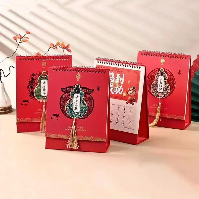 Настольный календарь на китайский Новый год 2026, настольный календарь с красной благоприятной тыквой и кисточкой, традиционный фестивальный домашний офис
Настольный календарь на китайский Новый год 2026, настольный календарь с красной благоприятной тыквой и кисточкой, традиционный фестивальный домашний офис