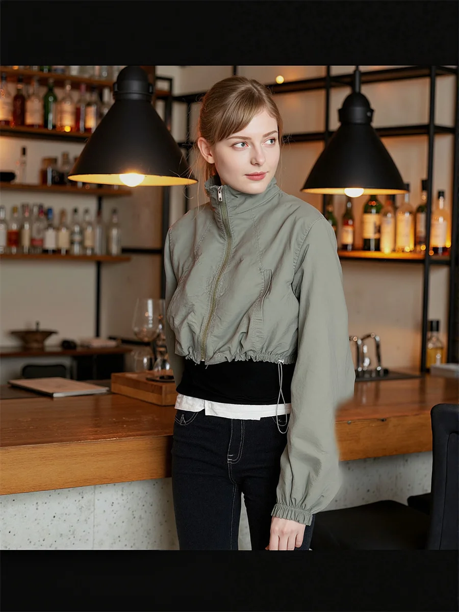 Укороченные плиссированные куртки на молнии, двусторонняя демисезонная куртка для женщин, осенняя теплая свободная туристическая куртка для подростков, украшенная карманом
Укороченные плиссированные куртки на молнии, двусторонняя демисезонная куртка для женщин, осенняя теплая свободная туристическая куртка для подростков, украшенная карманом