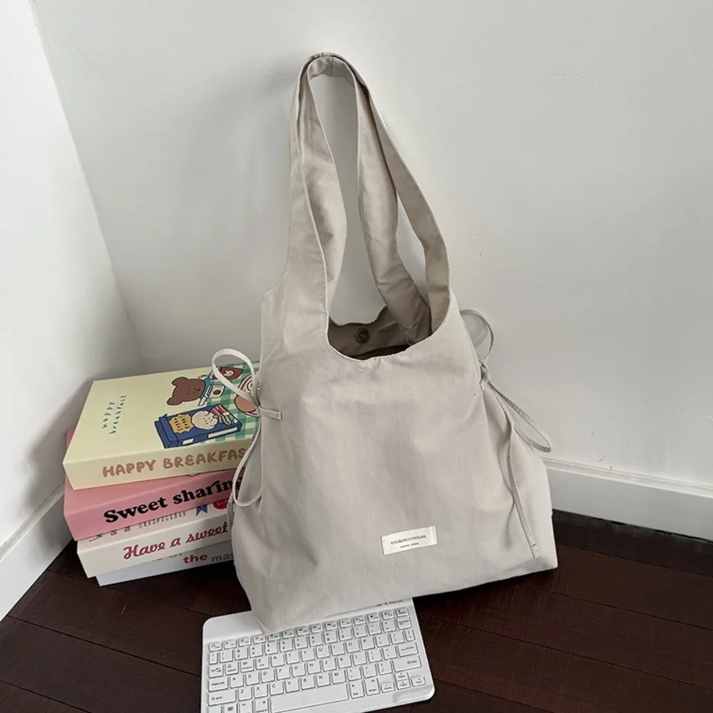 New Simple Shoulder Bag Large Capacity Solid Color Tote Bag Versatile Handbag Casual
New Simple Shoulder Bag Large Capacity Solid Color Tote Bag Versatile Handbag Casual