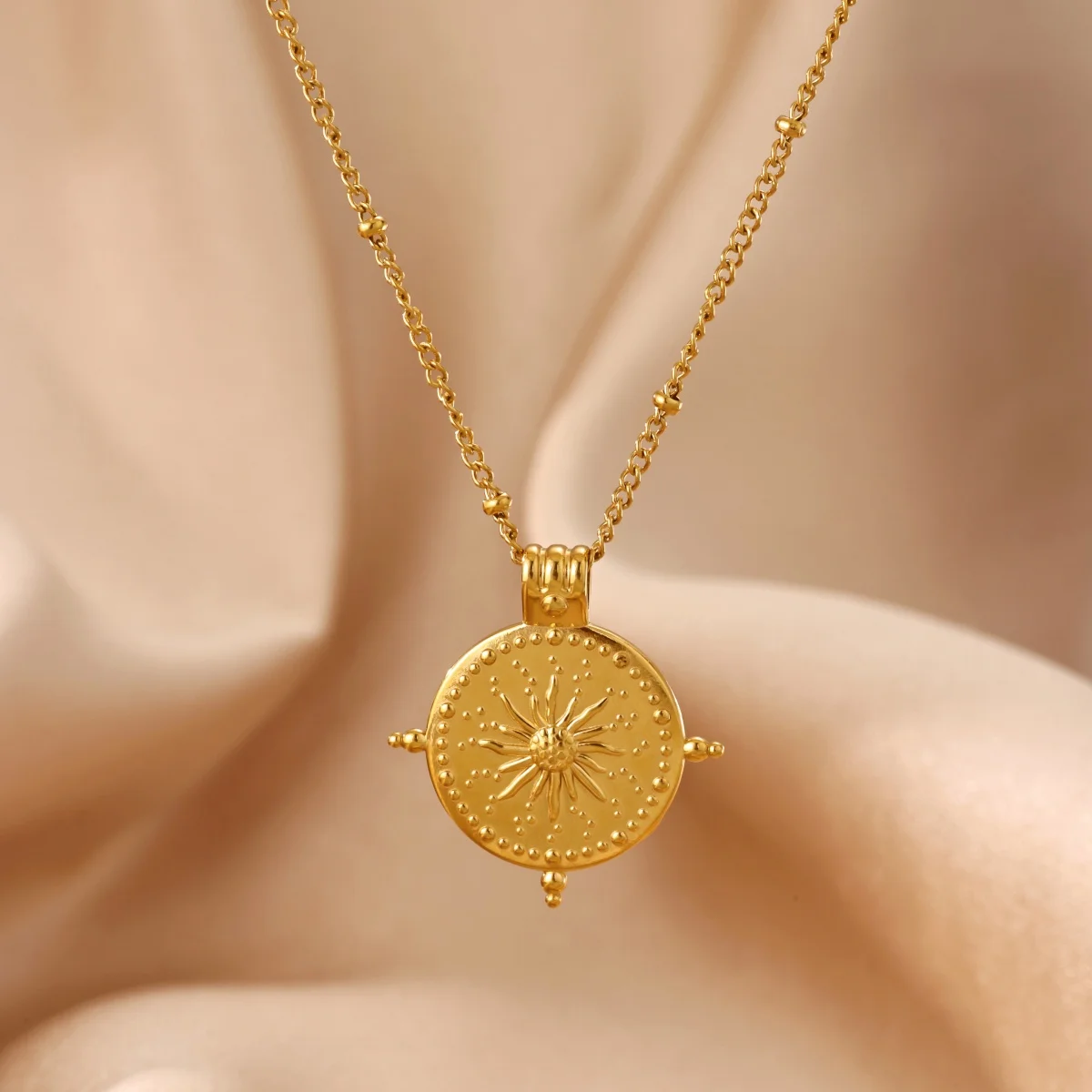 Vintage Compass Pendant Necklaces For Women Gold Plated Stainless Steel Geometric Round Compass Necklace Party Wedding Jewelry
Vintage Compass Pendant Necklaces For Women Gold Plated Stainless Steel Geometric Round Compass Necklace Party Wedding Jewelry