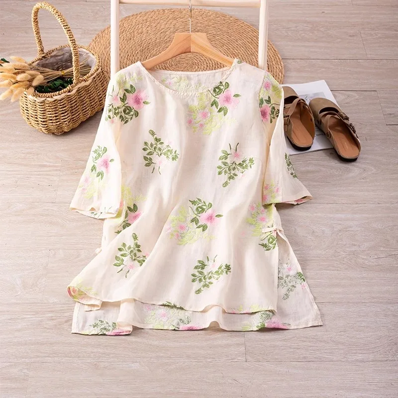 Chinese Style Women's Shirt Summer Embroidery Vintage Blouses Loose Women Tops Cotton Linen V-necks Fashion Clothing 2024 Korean
Chinese Style Women's Shirt Summer Embroidery Vintage Blouses Loose Women Tops Cotton Linen V-necks Fashion Clothing 2024 Korean