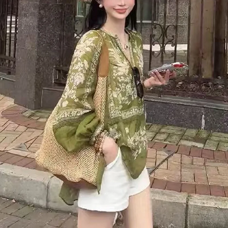 2026 Women's Loose Long-Sleeve Summer Chinese Embroidered Printed Green V-neck Shirt
2026 Women's Loose Long-Sleeve Summer Chinese Embroidered Printed Green V-neck Shirt