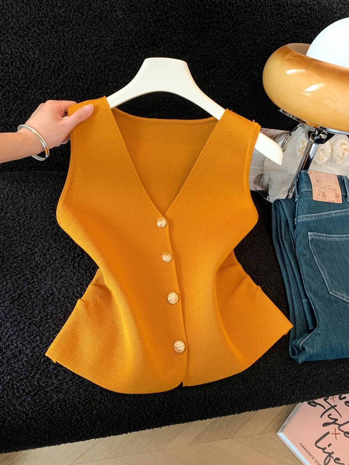 Dopamine Orange V-Neck Ice Silk Knitted Vest Women's Summer New Style Korean Style Pleated Waist-Cinching Top Korean Fashion
Dopamine Orange V-Neck Ice Silk Knitted Vest Women's Summer New Style Korean Style Pleated Waist-Cinching Top Korean Fashion