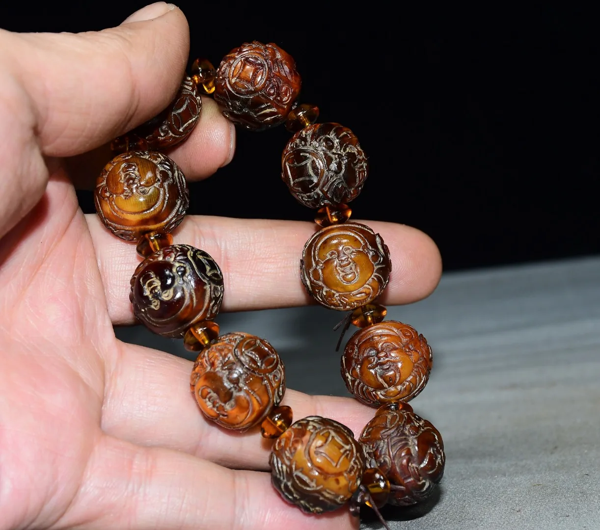 Old ox horn hand carving Maitreya Buddha Head 10 bracelets Buddha beads Study Amass wealth Ornaments
Old ox horn hand carving Maitreya Buddha Head 10 bracelets Buddha beads Study Amass wealth Ornaments