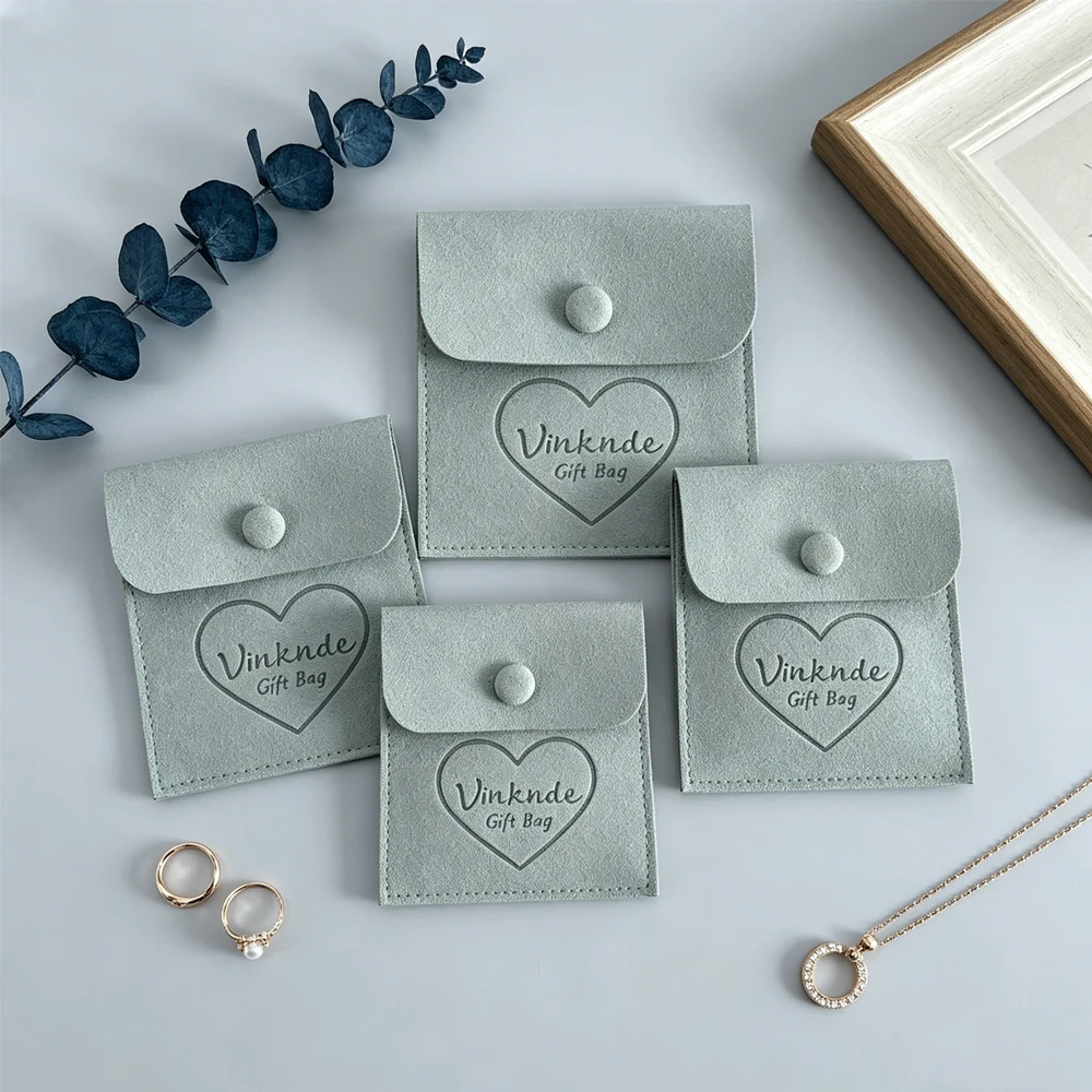 100Pcs/Lot Custom Jewelry Packaging Pouch Bag Microfiber Button Bags With Logo Small Velvet Earrings Brooch Oil Snap Closure Bag
100Pcs/Lot Custom Jewelry Packaging Pouch Bag Microfiber Button Bags With Logo Small Velvet Earrings Brooch Oil Snap Closure Bag