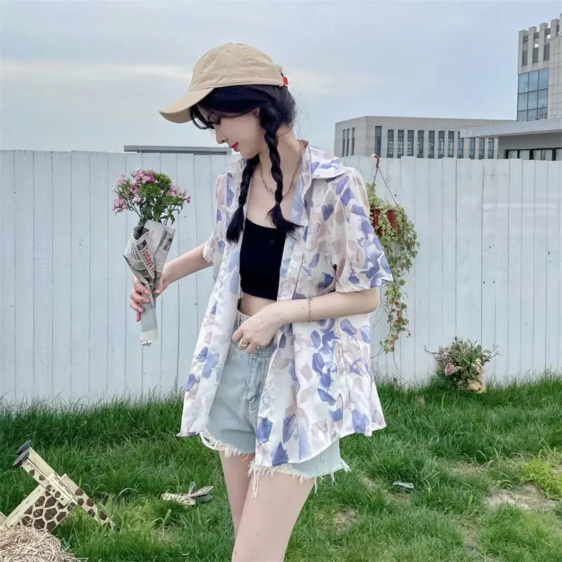 Women's Clothing Hong Kong Style Vintage Print Shirt Summer Short Sleeve Loose Fit Sun Protection Lightweight Trendy Top
Women's Clothing Hong Kong Style Vintage Print Shirt Summer Short Sleeve Loose Fit Sun Protection Lightweight Trendy Top