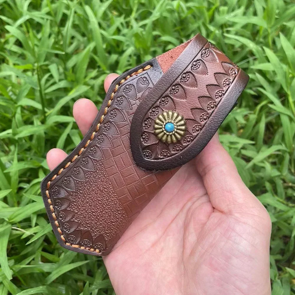 Retro Engraved 2-Layer Cowhide Knife Sheath for Foldable Knives Leather Holster for Outdoor Knife Storage with Belt Buckle
Retro Engraved 2-Layer Cowhide Knife Sheath for Foldable Knives Leather Holster for Outdoor Knife Storage with Belt Buckle