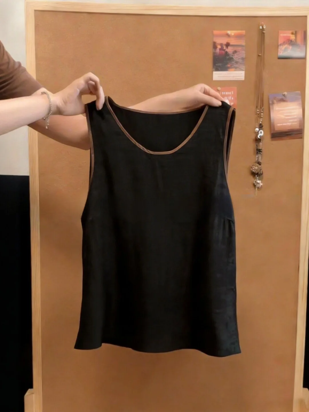 Summer Thin Sleeveless Vest Top Women's Large Size Artistic Style Inner And Outer Wear Casual Loose Fit Breathable Cotton T-s...
Summer Thin Sleeveless Vest Top Women's Large Size Artistic Style Inner And Outer Wear Casual Loose Fit Breathable Cotton T-s...