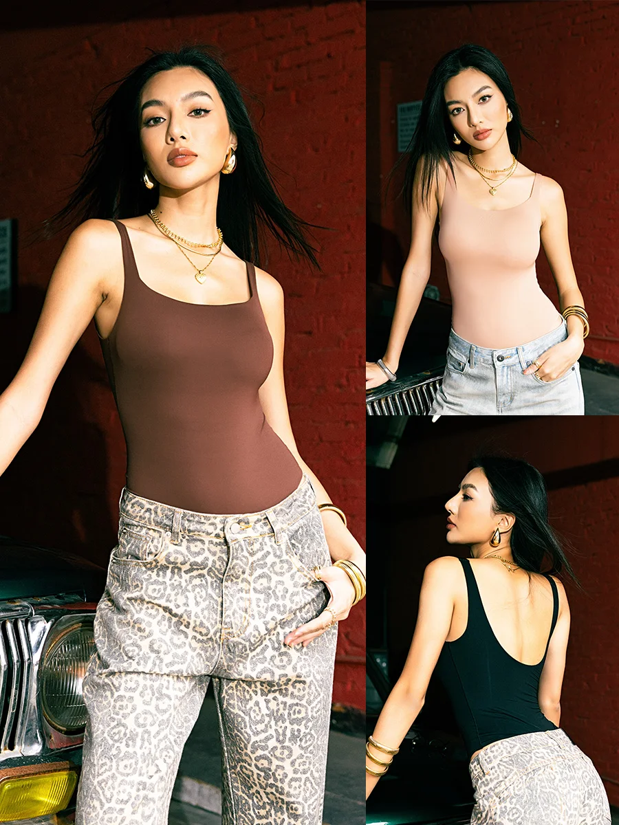 Slim Fit American Style Bandeau Tank Onesie High Elasticity Sleeveless Base Layer Lightweight Plastic Clothing for Women
Slim Fit American Style Bandeau Tank Onesie High Elasticity Sleeveless Base Layer Lightweight Plastic Clothing for Women