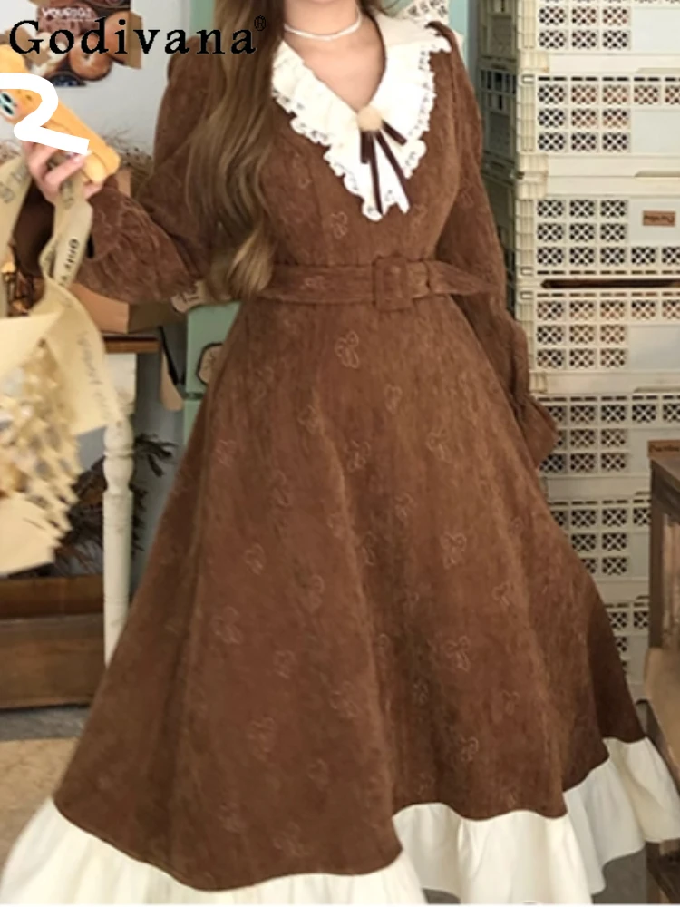 2025 Winter New Retro Coffee Lace V-neck 3XL Splicing Dress High Waist A-line College Style Long-sleeved Princess Dresses
2025 Winter New Retro Coffee Lace V-neck 3XL Splicing Dress High Waist A-line College Style Long-sleeved Princess Dresses