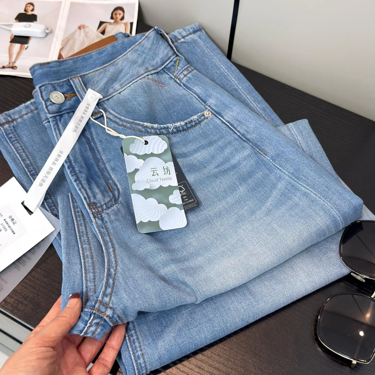 Retro High Waist Summer Thin Lenzing Cotton Embroidered Hole Straight Leg Wide Leg Jeans Pants High Waist Zipper Closure
Retro High Waist Summer Thin Lenzing Cotton Embroidered Hole Straight Leg Wide Leg Jeans Pants High Waist Zipper Closure