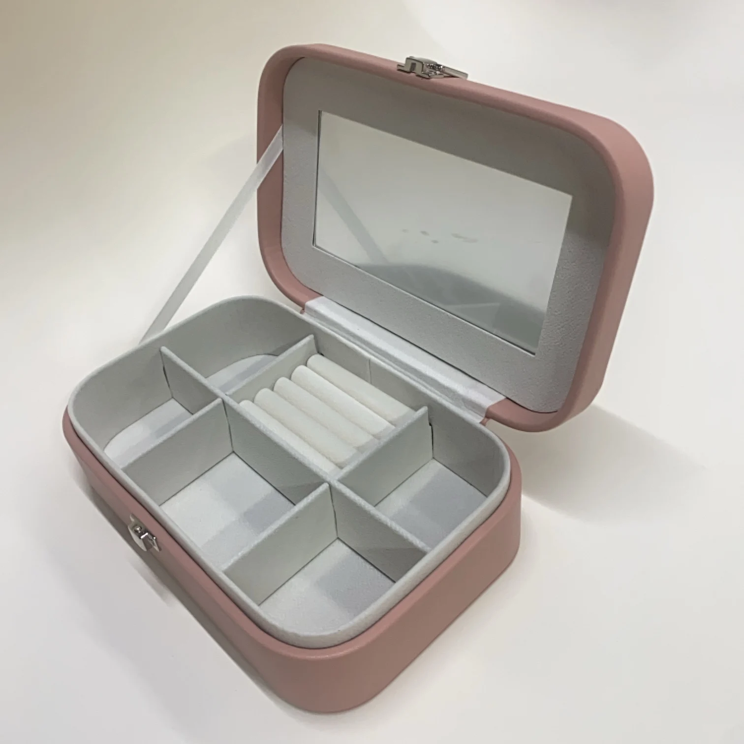 Women's Jewelry Box High Quality Pure Color Storage Box Necklace Ring Large Capacity Dust Mini Travel Portable Organizer
Women's Jewelry Box High Quality Pure Color Storage Box Necklace Ring Large Capacity Dust Mini Travel Portable Organizer