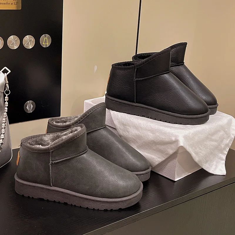 Короткие зимние ботинки для мужчин, новые, с плюшевой подкладкой, толстые, теплые, хлопковые, для студентов, уличные, водонепроницаемые, нескользящие, модные ботинки до щиколотки
Короткие зимние ботинки для мужчин, новые, с плюшевой подкладкой, толстые, теплые, хлопковые, для студентов, уличные, водонепроницаемые, нескользящие, модные ботинки до щиколотки