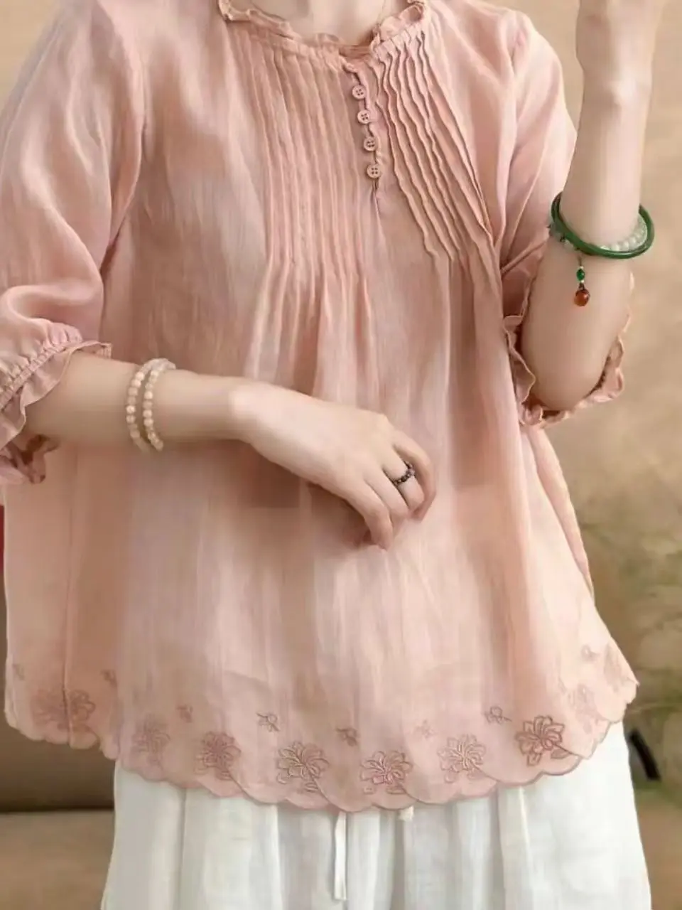 Women's Summer 2026 New Style Loose Embroidered Accordion Pleat Lace round Neck Shirt Versatile Casual Breathable Ultra Thin
Women's Summer 2026 New Style Loose Embroidered Accordion Pleat Lace round Neck Shirt Versatile Casual Breathable Ultra Thin