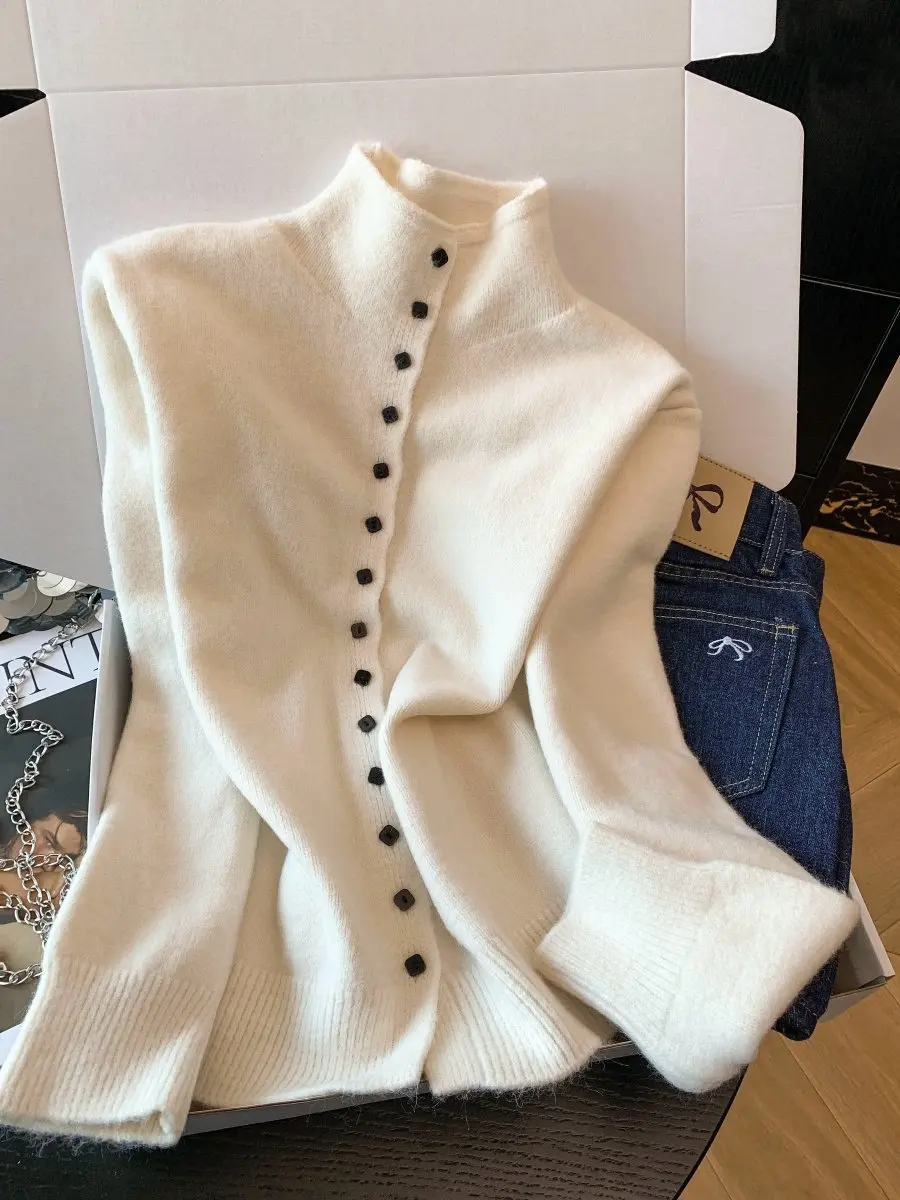 Sweet Style High Collar Long Sleeve Knitted Sweater Women's Autumn Winter Fashion Versatile Button up Top Soft Polyester Fiber
Sweet Style High Collar Long Sleeve Knitted Sweater Women's Autumn Winter Fashion Versatile Button up Top Soft Polyester Fiber