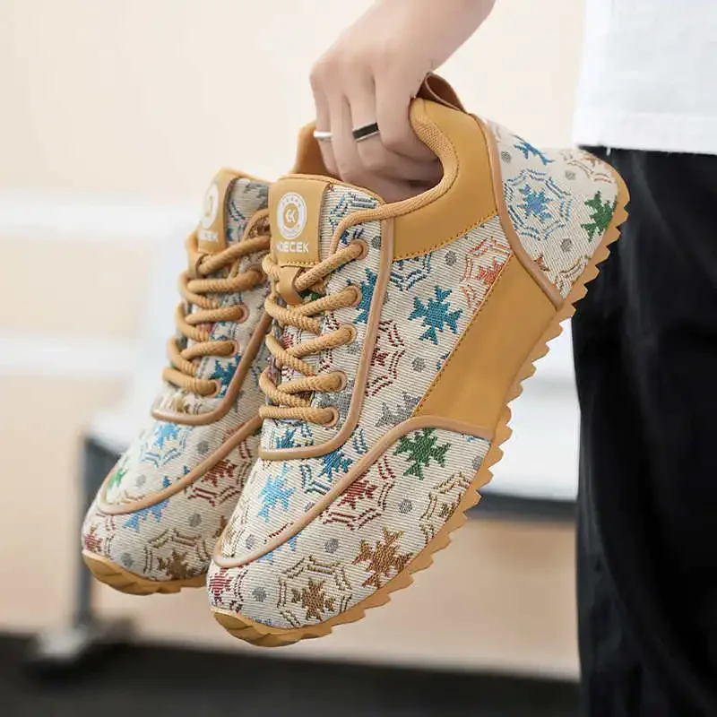 Белые мужские кроссовки, повседневная черно-красная обувь Tenni для мужчин, спортивные кроссовки Kawaiis Snaeker Sapatenis, высокий бренд 
Белые мужские кроссовки, повседневная черно-красная обувь Tenni для мужчин, спортивные кроссовки Kawaiis Snaeker Sapatenis, высокий бренд