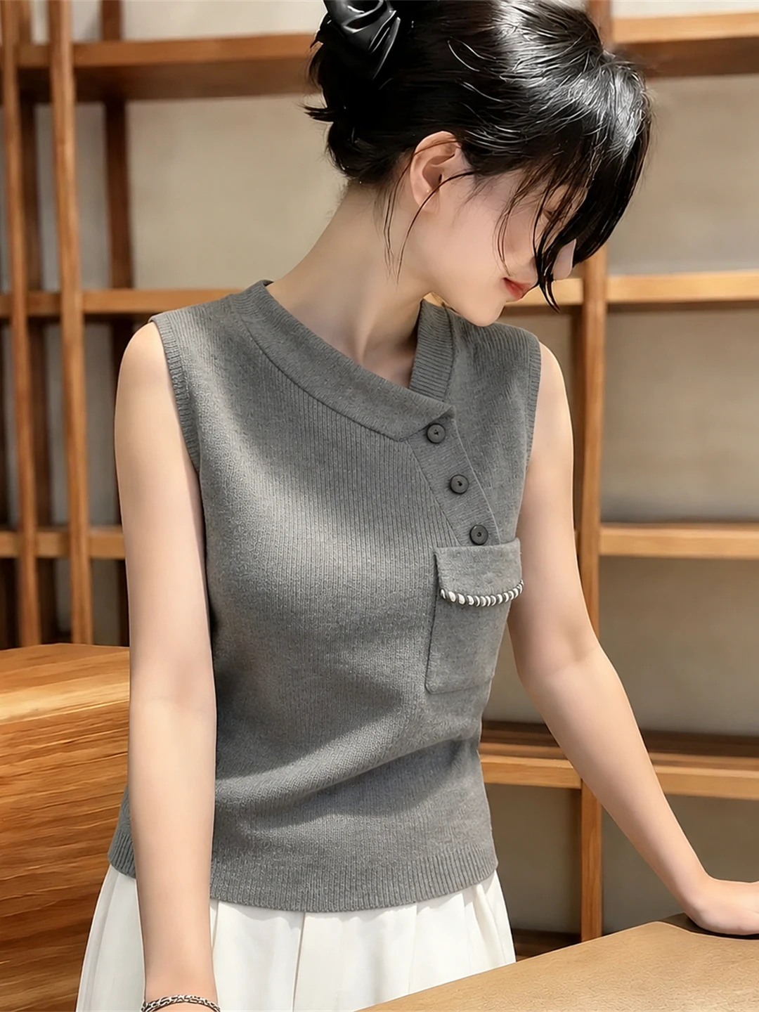 Casual Ice Silk Korean Style Simple Knitted Top Summer Elegant Fashion Women's Sleeveless Fashion Small Shirt Breathable Skin...
Casual Ice Silk Korean Style Simple Knitted Top Summer Elegant Fashion Women's Sleeveless Fashion Small Shirt Breathable Skin...