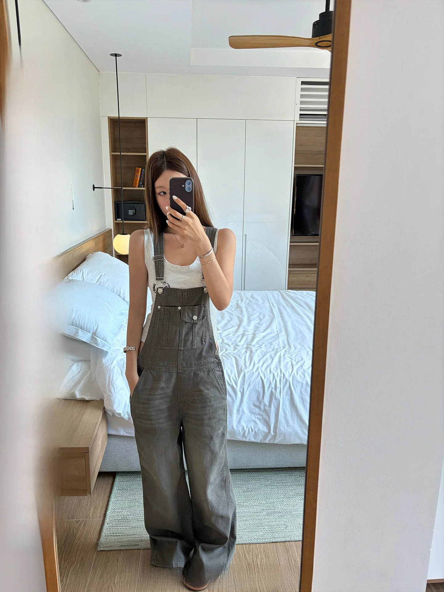 Ranwear Street Player Vintage Workwear Pocket Washed Bleached Loose Straight Cut Overall Pants Cotton Natural Waist Button Cl...
Ranwear Street Player Vintage Workwear Pocket Washed Bleached Loose Straight Cut Overall Pants Cotton Natural Waist Button Cl...